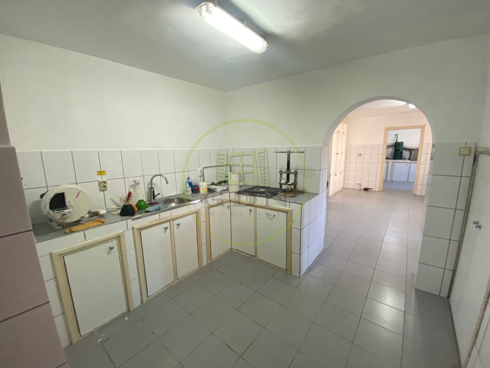 Casă P+E+M, ideală pt clinică,cabinet, birou, lângă Stadion, Rogerius