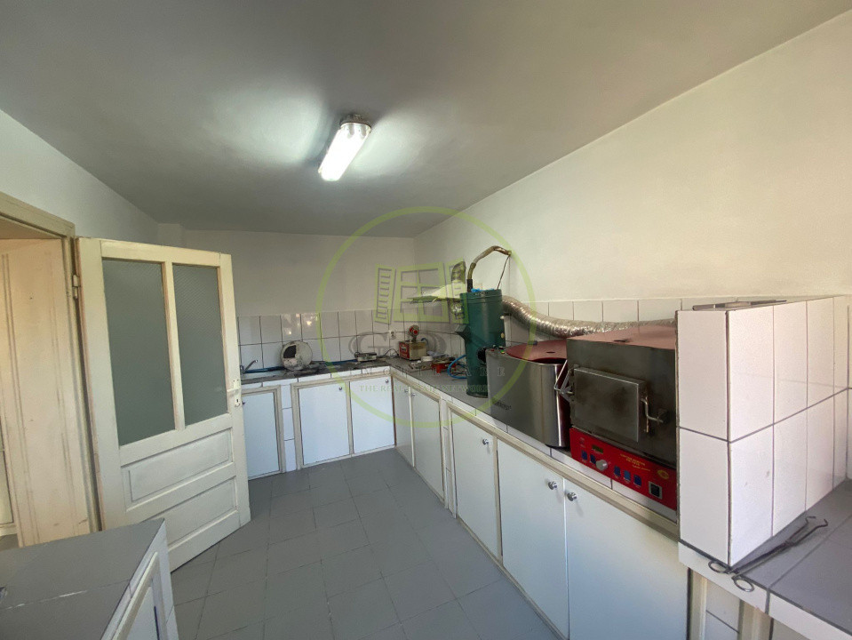 Casă P+E+M, ideală pt clinică,cabinet, birou, lângă Stadion, Rogerius