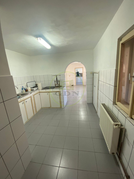 Casă P+E+M, ideală pt clinică,cabinet, birou, lângă Stadion, Rogerius