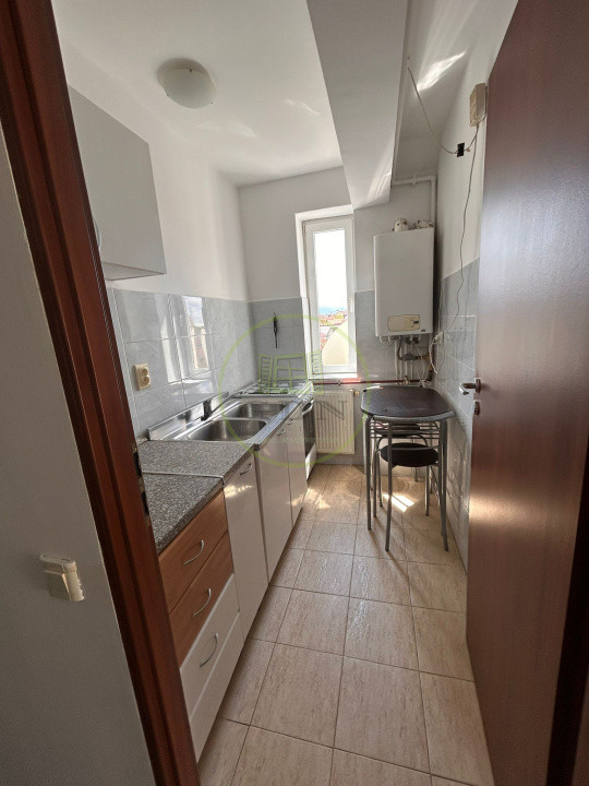 De vânzare – Garsonieră 29 mp, geam baie, geam bucătărie, balcon – Turnișor