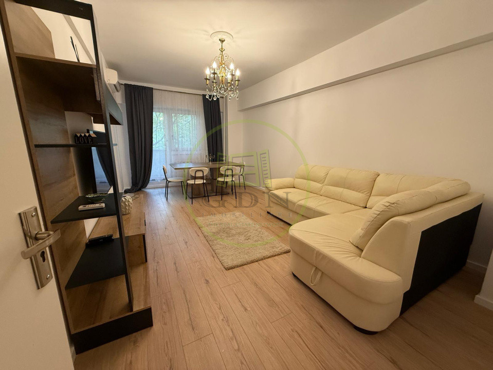 Apartament 2 camere decomandat, 57 mp, Calea Bucuresti, Zona Piata Centrala 
