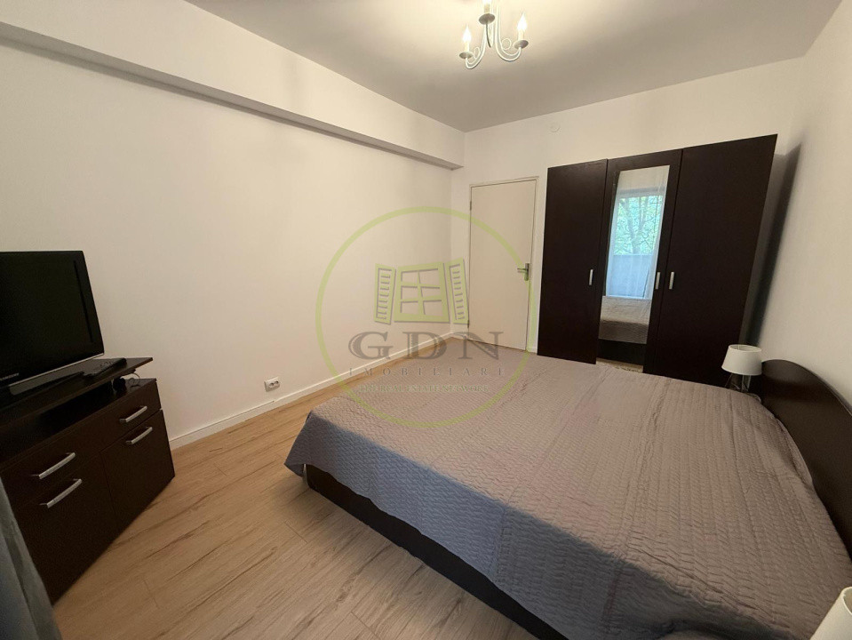 Apartament 2 camere decomandat, 57 mp, Calea Bucuresti, Zona Piata Centrala 