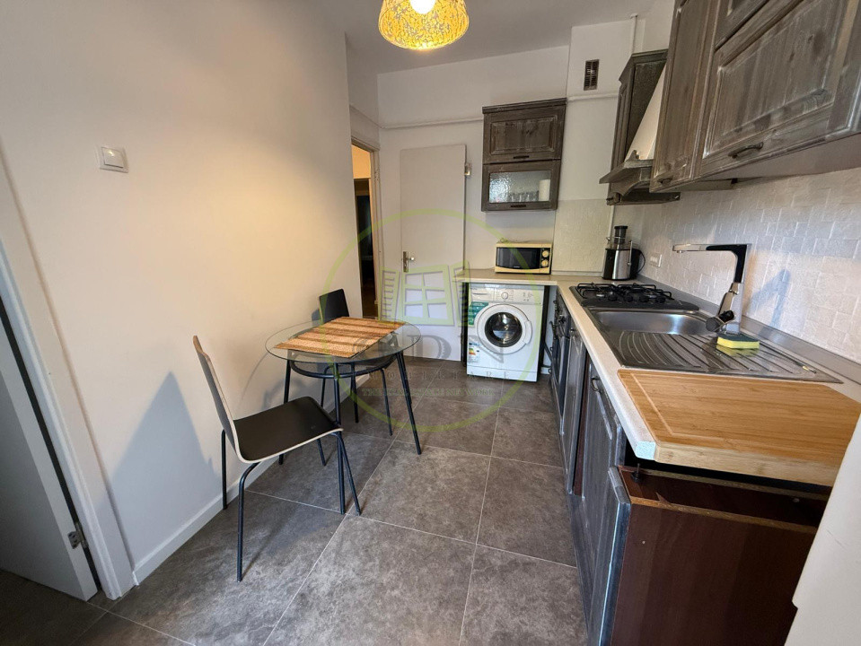 Apartament 2 camere decomandat, 57 mp, Calea Bucuresti, Zona Piata Centrala 