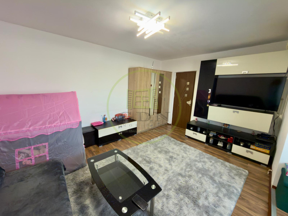 Apartament 3 camere, decomandat, 67.91 mp, cartier Rovine, zona Scoala 21