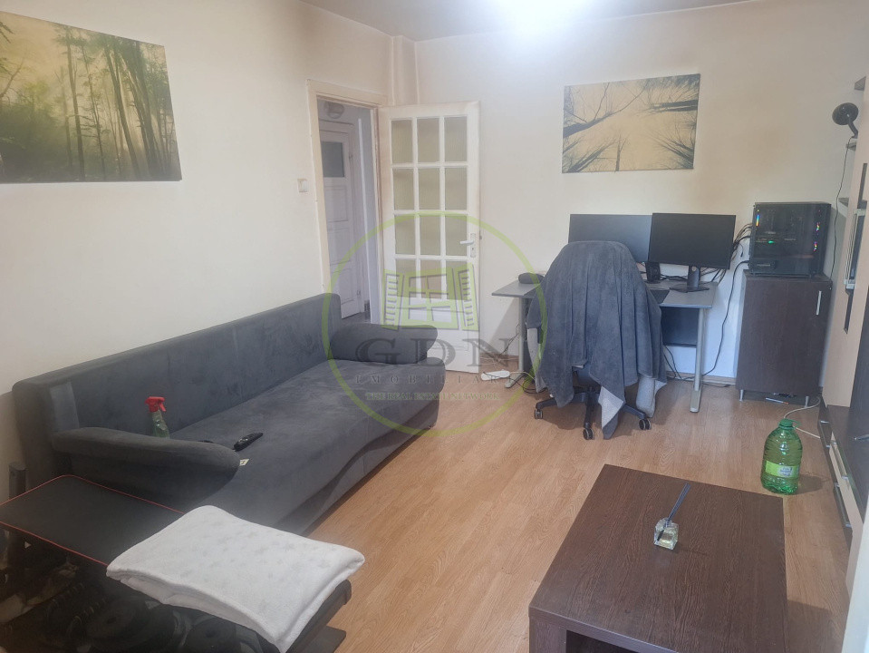 Apartament 3 camere decomandat zona piata Flora 