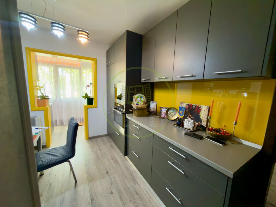Apartament 3 camere, decomandat, cartier Craiovita Noua, zona Scoala Nr 34