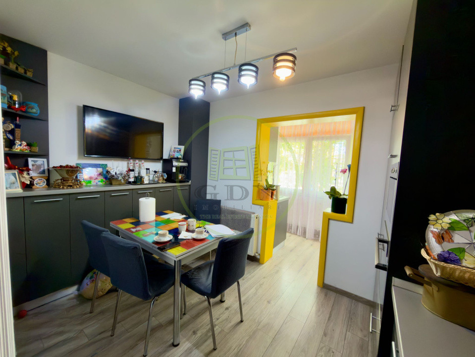 Apartament 3 camere, decomandat, cartier Craiovita Noua, zona Scoala Nr 34