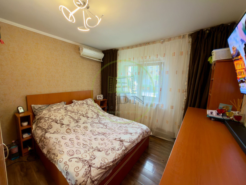 Apartament 3 camere, decomandat, cartier Craiovita Noua, zona Scoala Nr 34