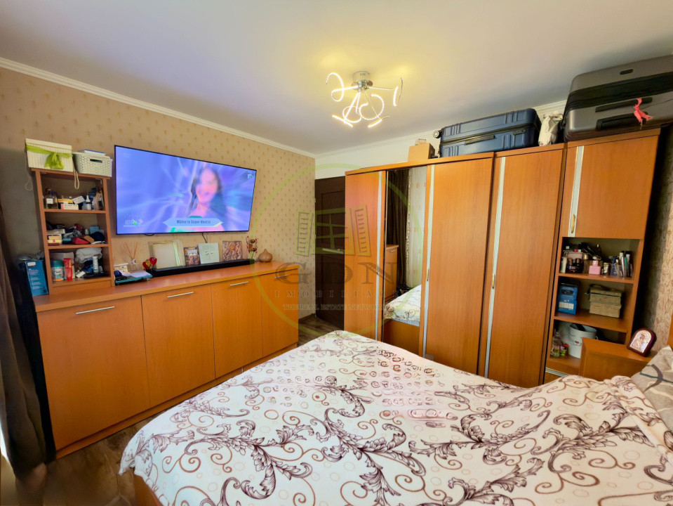 Apartament 3 camere, decomandat, cartier Craiovita Noua, zona Scoala Nr 34