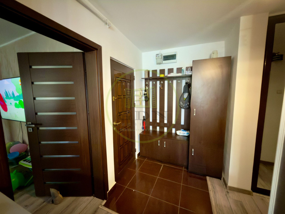 Apartament 3 camere, decomandat, cartier Craiovita Noua, zona Scoala Nr 34