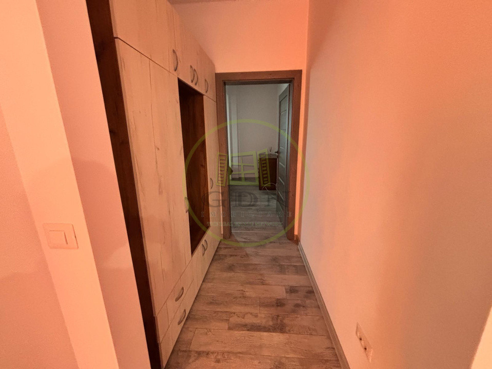 Garsoiera decomandata, 43mp, Centru, zona Biserica Sfintii Apostoli