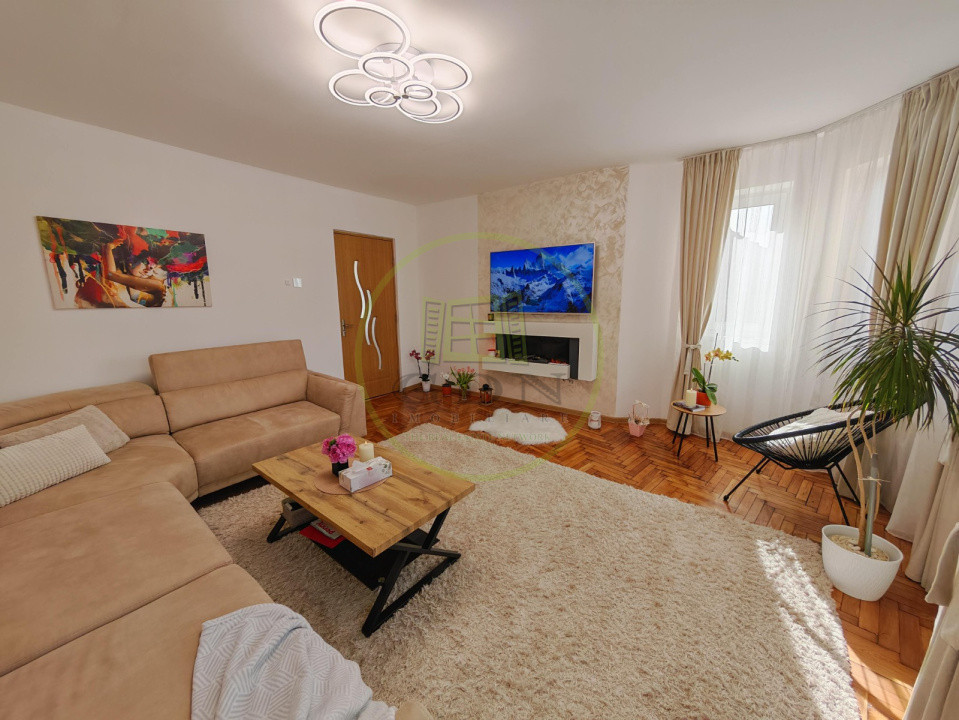 Casă de vânzare Reghin zona semicentrală.