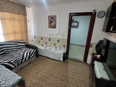 Apartament 3 camere, semidecomandat, Valea Rosie, zona Piata