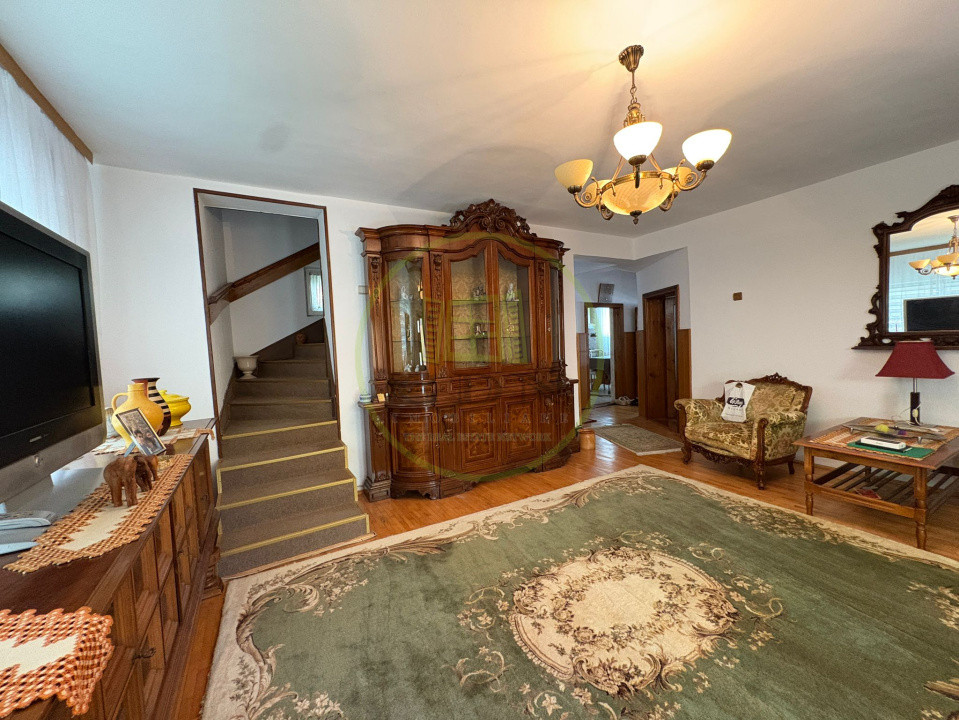 Casa, D+P+1+M , 240 mp, Cartier Valea Rosie, Zona Liceul Traian Vuia