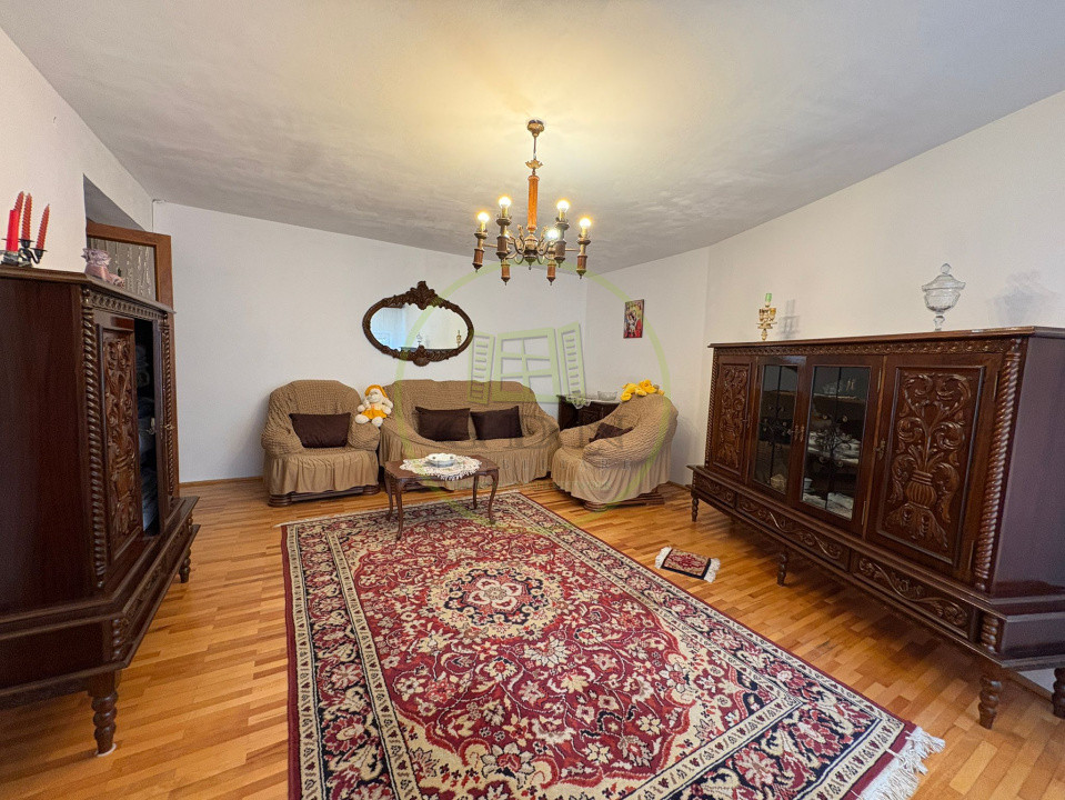 Casa, D+P+1+M , 240 mp, Cartier Valea Rosie, Zona Liceul Traian Vuia