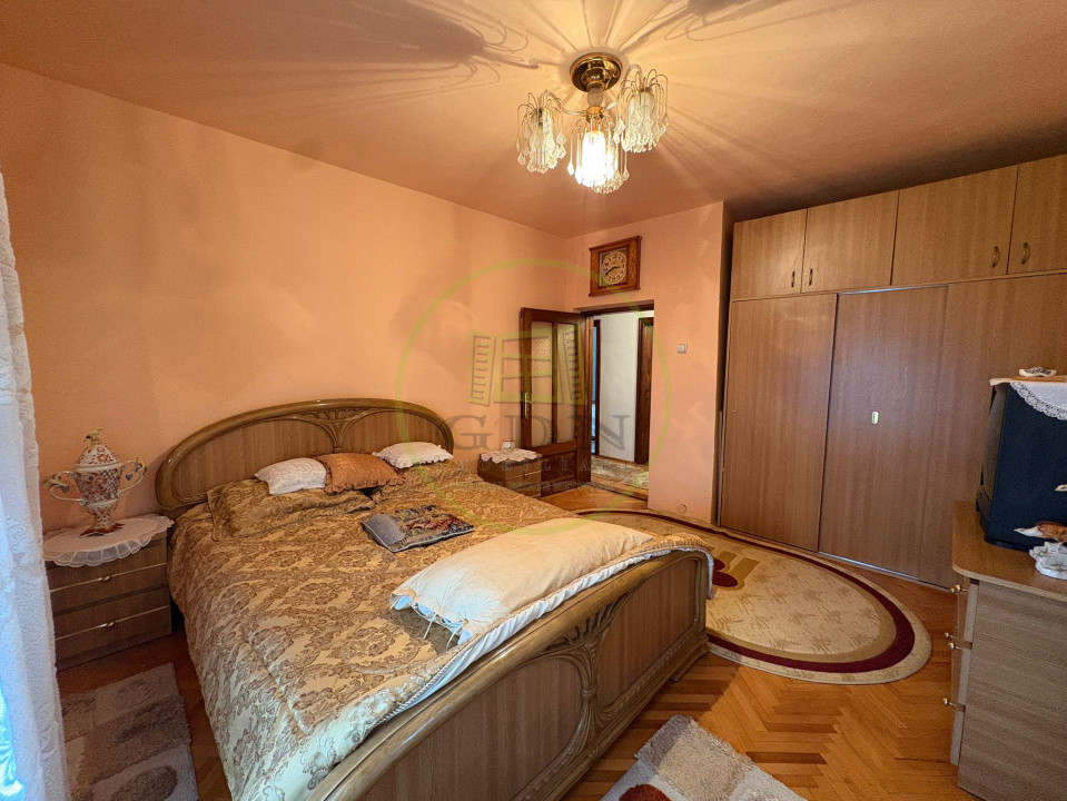Casa, D+P+1+M , 240 mp, Cartier Valea Rosie, Zona Liceul Traian Vuia