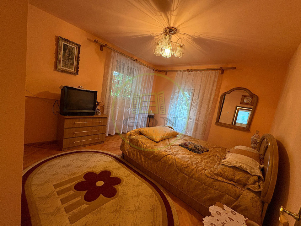 Casa, D+P+1+M , 240 mp, Cartier Valea Rosie, Zona Liceul Traian Vuia