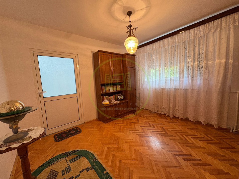 Casa, D+P+1+M , 240 mp, Cartier Valea Rosie, Zona Liceul Traian Vuia