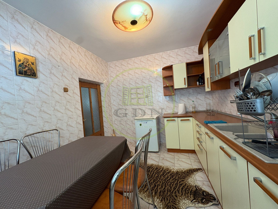 Casa, D+P+1+M , 240 mp, Cartier Valea Rosie, Zona Liceul Traian Vuia