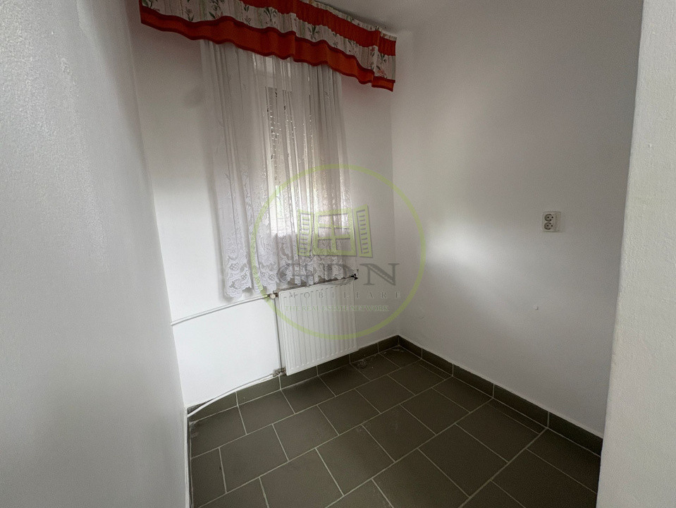 Casa, D+P+1+M , 240 mp, Cartier Valea Rosie, Zona Liceul Traian Vuia