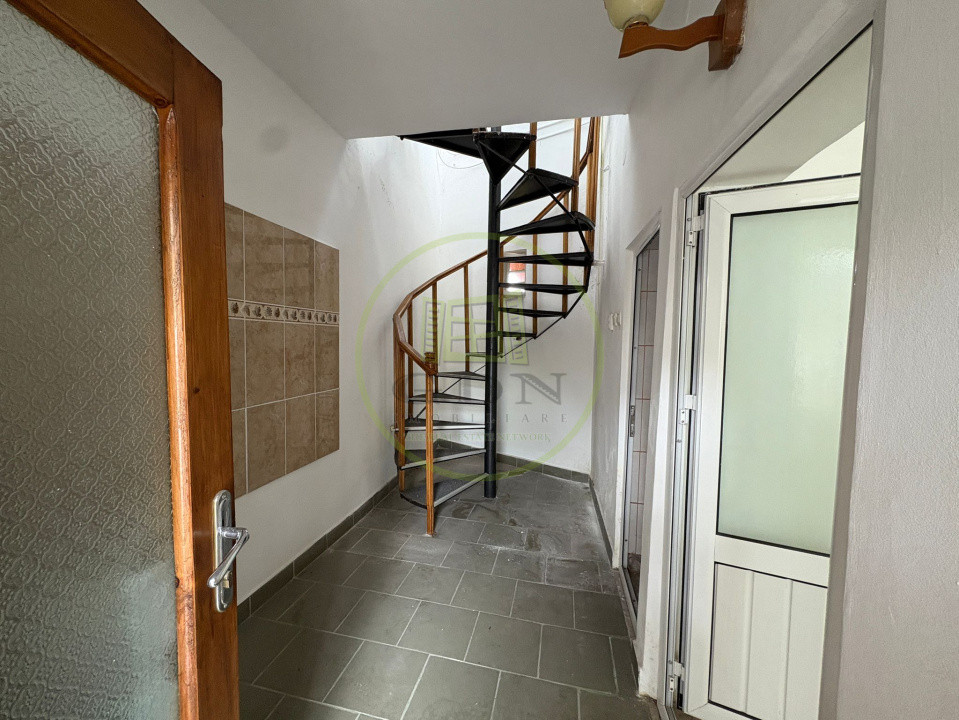 Casa, D+P+1+M , 240 mp, Cartier Valea Rosie, Zona Liceul Traian Vuia
