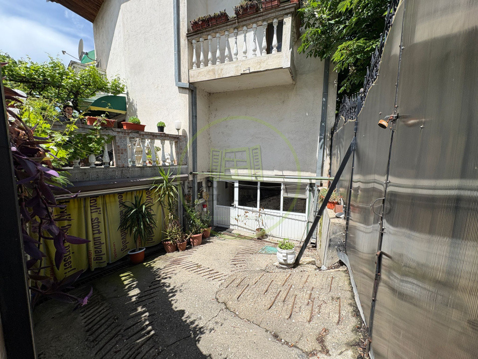 Casa, D+P+1+M , 240 mp, Cartier Valea Rosie, Zona Liceul Traian Vuia