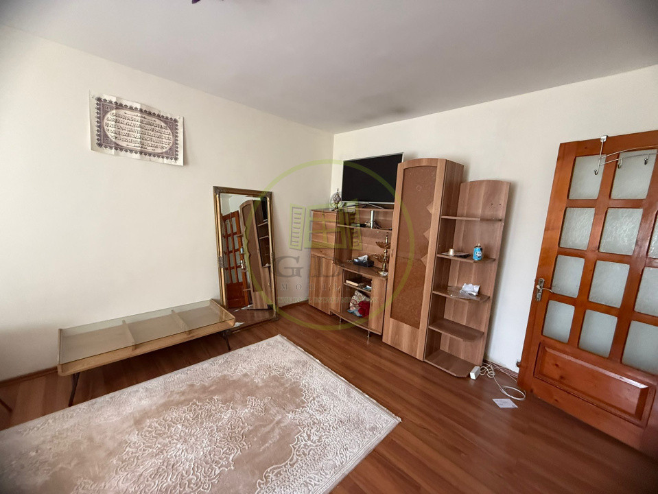 Apartament 4 camere, 68mp, cartier Rovine, zona Bacriz 