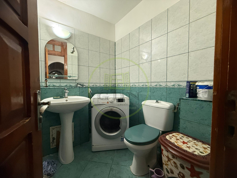 Apartament 4 camere, 68mp, cartier Rovine, zona Bacriz 