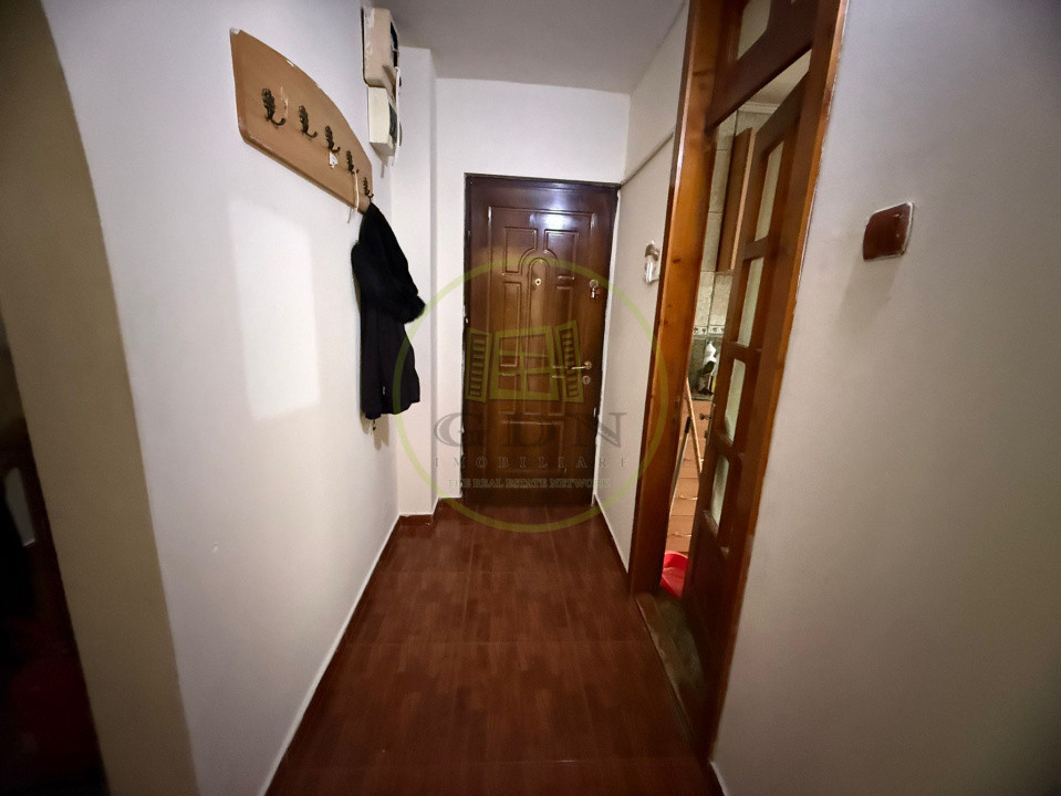Apartament 4 camere, 68mp, cartier Rovine, zona Bacriz 