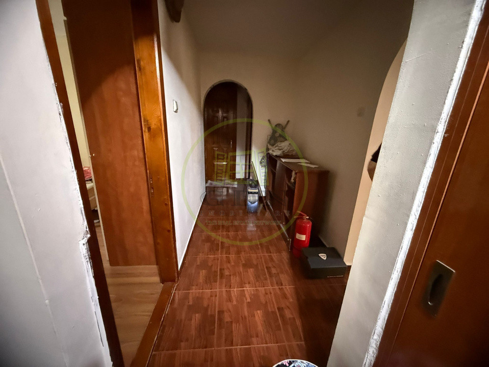 Apartament 4 camere, 68mp, cartier Rovine, zona Bacriz 