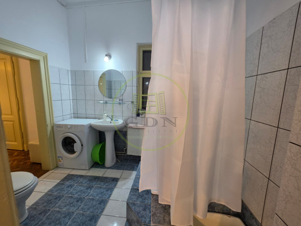 Chirie - Apartament 2 camere Ultracentral (Xenopol), aer boem si farmec aparte!