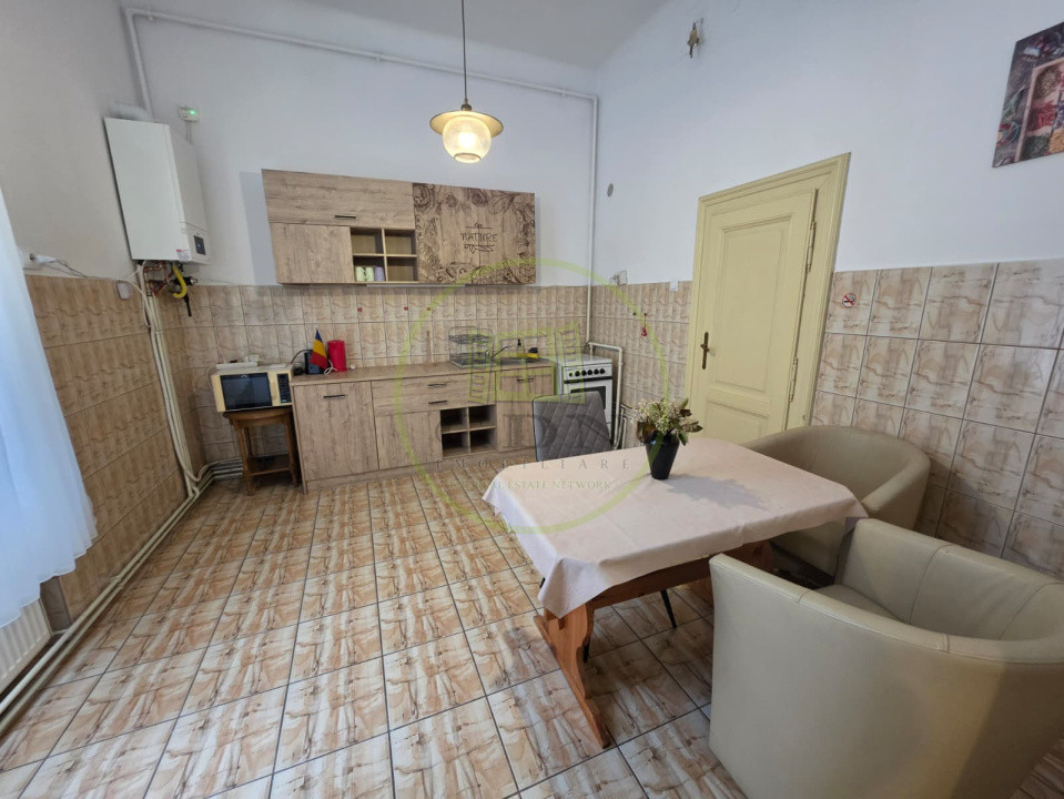 Chirie - Apartament 2 camere Ultracentral (Xenopol), aer boem si farmec aparte!