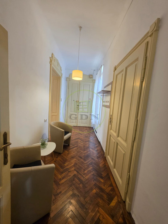 Chirie - Apartament 2 camere Ultracentral (Xenopol), aer boem si farmec aparte!