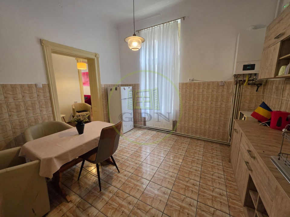 Chirie - Apartament 2 camere Ultracentral (Xenopol), aer boem si farmec aparte!