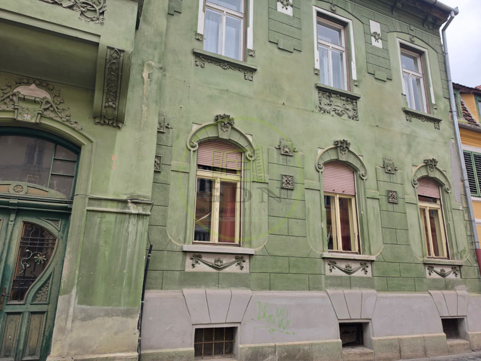 Chirie - Apartament 2 camere Ultracentral (Xenopol), aer boem si farmec aparte!