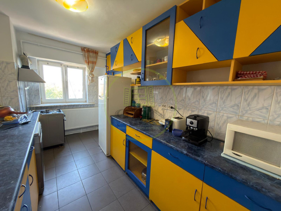 Apartament 3 camere, decomandat, 103 mp, Calea Bucuresti, zona McDonalds