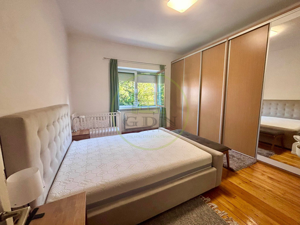 Se vinde casa la pret de apartament, zona centrala, str. Lupeni.