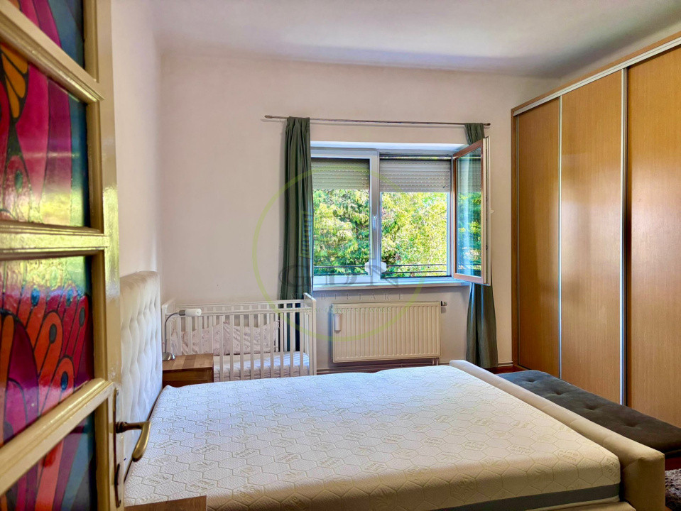 Se vinde casa la pret de apartament, zona centrala, str. Lupeni.
