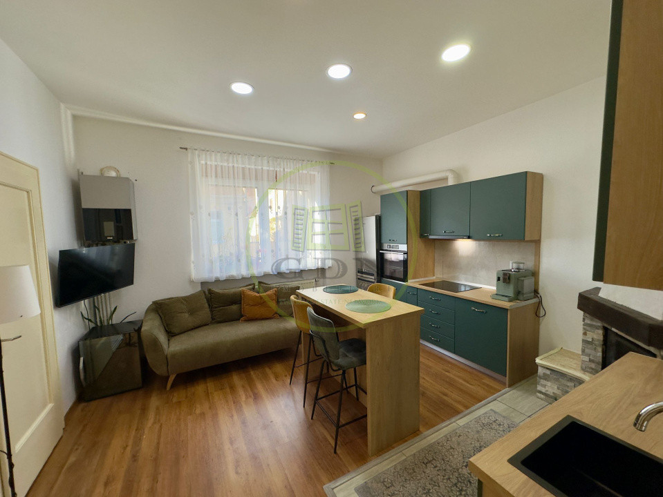 Se vinde casa la pret de apartament, zona centrala, str. Lupeni.