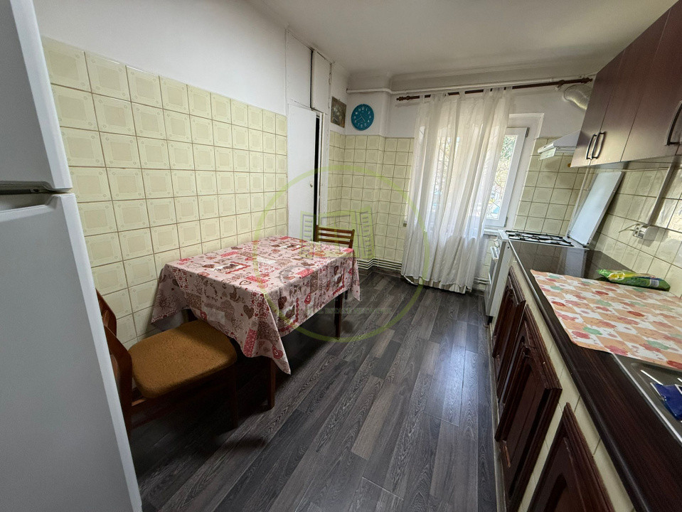 Apartament 4 camere, 96 mp, Cartierul 1 Mai, Zona Pelendava
