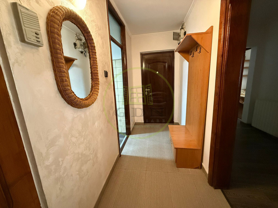 Apartament 4 camere, 96 mp, Cartierul 1 Mai, Zona Pelendava