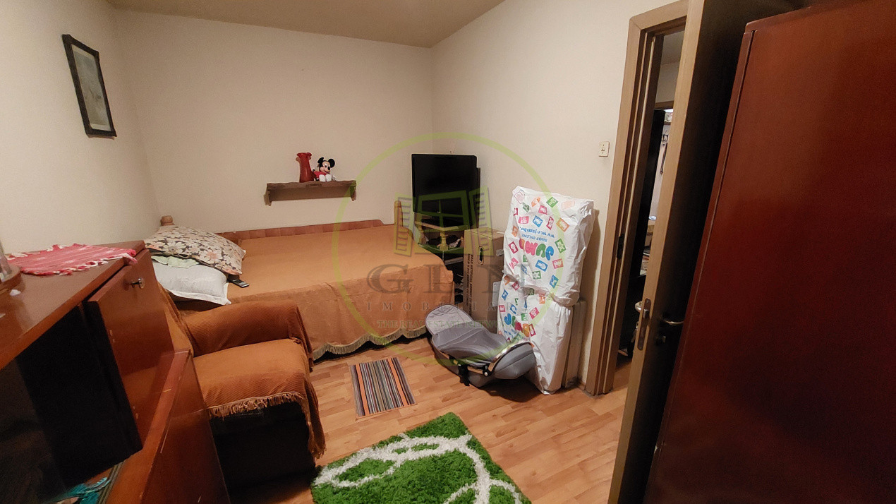 Apartament doua camere semidecomandat, parter, Craiovita zona Scoala 34