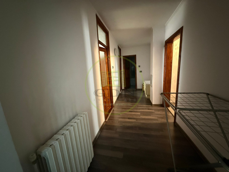 Apartament 4 camere, 96 mp, Cartierul 1 Mai, Zona Pelendava