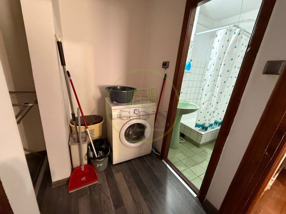 Apartament 4 camere, 96 mp, Cartierul 1 Mai, Zona Pelendava