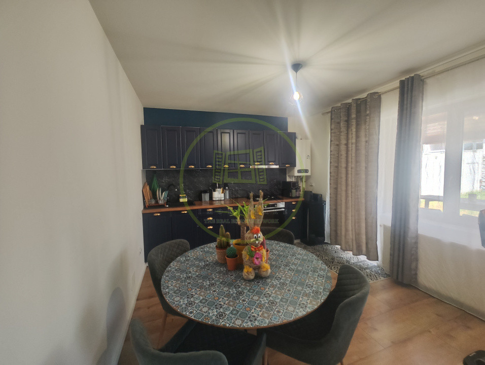 Casa 3 camere, teren 467, Carcea, zona Liceului