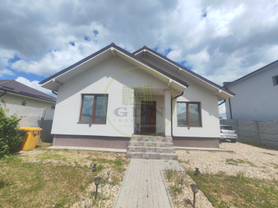 Casa 3 camere, teren 467, Carcea, zona Liceului