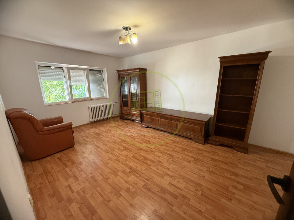 Apartament 4 camere, 83,30 mp, cartier Craiovita Noua, zona Scoala Elena Farago