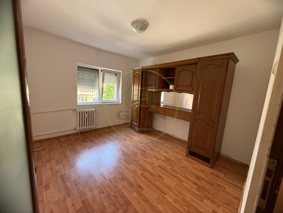 Apartament 4 camere, 83,30 mp, cartier Craiovita Noua, zona Scoala Elena Farago