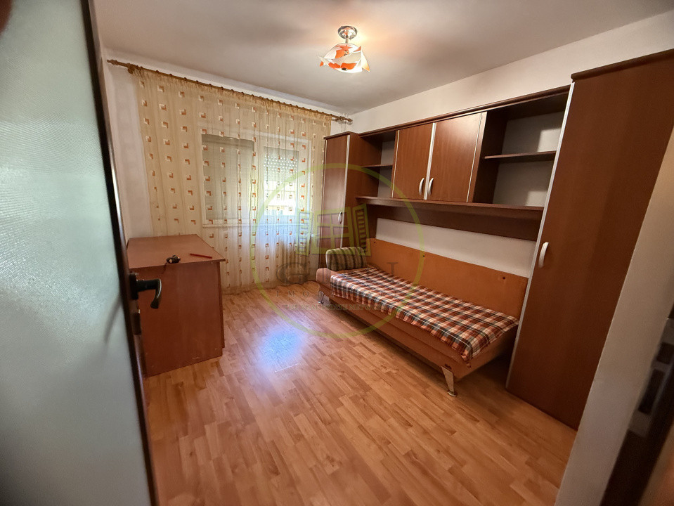 Apartament 4 camere, 83,30 mp, cartier Craiovita Noua, zona Scoala Elena Farago