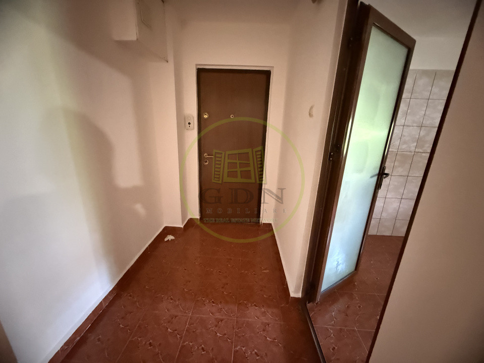 Apartament 4 camere, 83,30 mp, cartier Craiovita Noua, zona Scoala Elena Farago